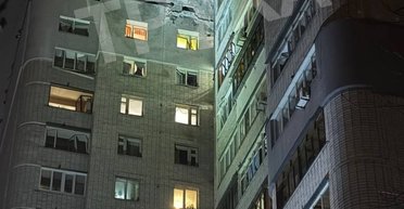РФ атаковала "шахедами": в Киеве дрон врезался в многоэтажку, что известно (фото, видео)