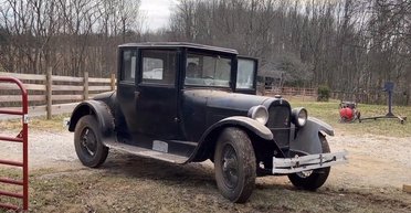 Завидная долговечность: старинный Dodge завелся и поехал после 83 лет простоя (видео)