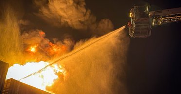 ВС РФ массированно атаковали Одесскую область: в порту вспыхнул пожар, много пострадавших (фото)