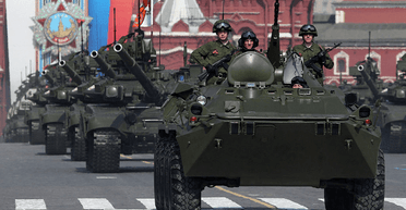 "Беспрецедентными темпами": РФ наращивает производство оружия и техники, — The Economist (инфографика)