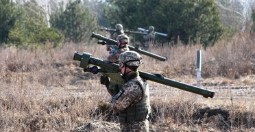 400 000 АК-47 і РПГ, 1 000 ПЗРК "Ігла" і "Стріла": як НАТО знищувало зброю України, — дослідження