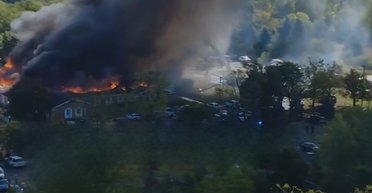 В США мужчина расстрелял верующих в церкви, а потом поджег храм: есть погибшие и много раненых (фото)