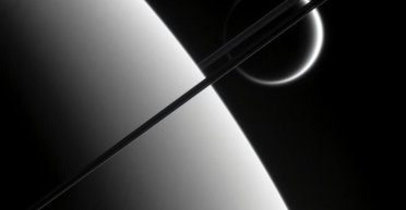 Кільця Сатурна і його найбільший супутник виникли внаслідок космічної катастрофи (фото)