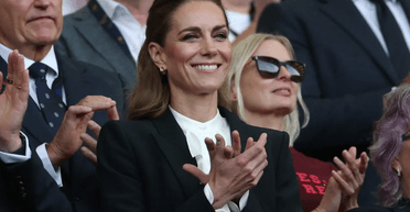 Отреагировала на критику: Кейт Миддлтон снова стала брюнеткой (фото)