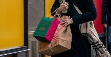 No-buy 2025: все больше людей поддерживают тренд "отказа от покупок" — как он помогает избавиться от долгов и хаоса