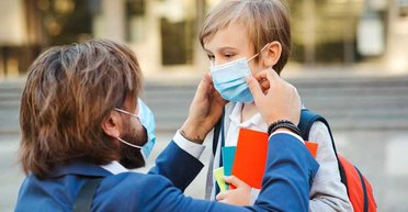 "Лікування як такого не існує": лікарка розповіла про новий штам коронавірусу Stratus (відео)