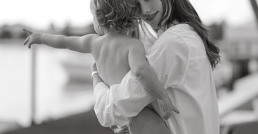 Супермодель Карлі Клосс вагітна втретє (фото)