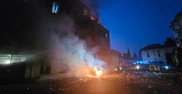 РФ атакувала Львів дронами, "кинджалами" та "калібрами": у місті не працює транспорт, деталі (відео)