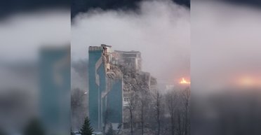 Удар по дому в Тернополе, пожар во Львове: какие последствия ракетной атаки ВС РФ (видео)