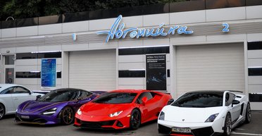 Ferrari, Rolls-Royce и Brabus: какие дорогие авто появились в Украине за 2023 год (фото)