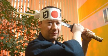 Снял флаг Украины: новый спикер чешского парламента отличился скандальной выходкой (видео)