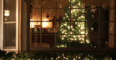 Катастрофа для мозга: почему опасны мигающие новогодние гирлянды