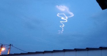 Что-то непонятное в небе: РФ испытала межконтинентальную баллистическую ракету (видео)