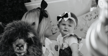 Періс Гілтон відсвяткувала перший день народження доньки (фото)