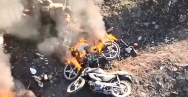 "Дерзко ворвались": ВС РФ применили боевые мотоциклы для прорыва обороны ВСУ (видео)