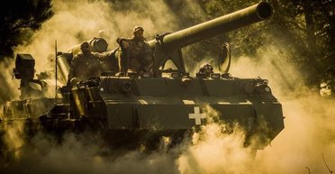 Служити будуть усі: і батальйон "Монако", і прокурори-інваліди, і волонтери на "Ламборджині"