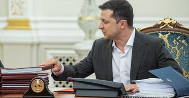 Важкий рік Зеленського. Чому опозиції у глави держави побільшало