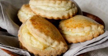 Сочники з сиром і бананом: рецепт ніжної випічки