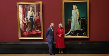 У Великій Британії представили нові портрети короля і королеви (відео)