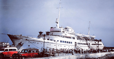 Життя на кораблі: чоловік купив круїзний лайнер онлайн із басейном і 85 каютами (фото)