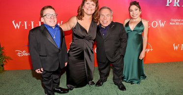 Уорвик Дэвис, звезда фильмов "Уиллоу" и "Гарри Поттер", сообщил о смерти жены