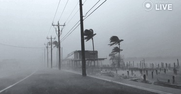 Втеча від стихії: чим небезпечний ураган "Мілтон", який тероризує США, — BBC