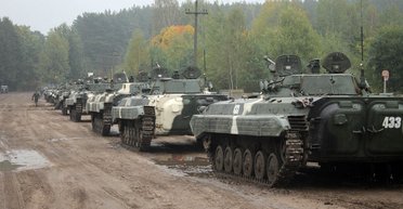 Беларусь перебросила к границе с Украиной вертолеты, штурмовики, танки и ЗРК, — расследователи (инфографика)