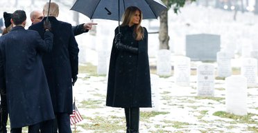 На старті: у чому з'явилася Меланія Трамп на першій офіційній церемонії напередодні інавгурації