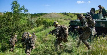 Дехто тікає з фронту: у Раді розповіли, скільки зафіксовано випадків СЗЧ