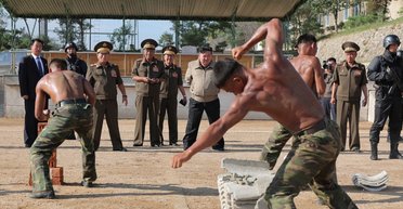 Допустили одну ошибку: в КНДР "исчезли" 20 элитных солдат Ким Чен Ына