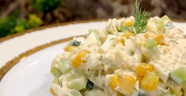 Куриный салат: как приготовить праздничное блюдо всего из шести ингредиентов