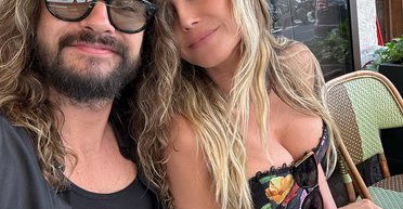 Муж Хайди Клум схватил ее за ягодицы во время их отдыха на Капри ( фото)