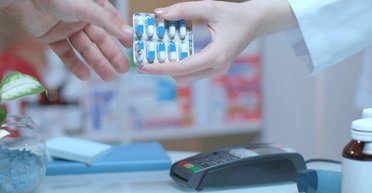 Экономический нонсенс: аптек в Украине все больше, несмотря на уменьшение населения