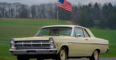 Волк в овечьей шкуре: неприметный Ford 60-х продали по цене нового "Гелендвагена" (фото)