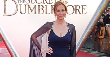 Украинка пожаловалась на высокую цену нового детектива Джоан Роулинг: писательница ответила ей