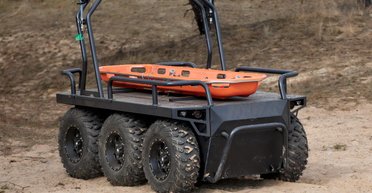 Может вывезти с поля боя двух раненых: Украина запустила в производство нового робота (видео)