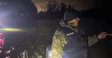 "Исчез в воде": в Полтавской области молния попала в каноэ с подростком (фото)