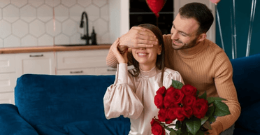 Что подарить девушке на 8 марта — интересные подарки до 500 грн (фото)