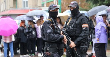 Фронтове дефіле: окупанти переодягаються у цивільне і тікають з передової, — мер Мелітополя