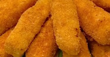 Сезонні рецепти: як приготувати смачні хрусткі кабачки в паніровці (відео)