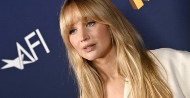 Вагітна вдруге Дженніфер Лоуренс вийшла на червону доріжку (фото)