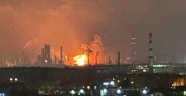 После атаки дронов остановил работу один из крупнейших НПЗ в России: где он находится