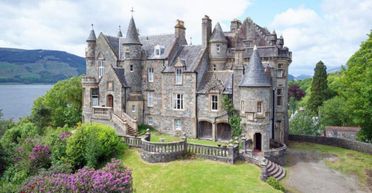 Усе коту під хвіст: мільйонери дізнались, що їхній замок стоїть на гнилому фундаменті (фото)