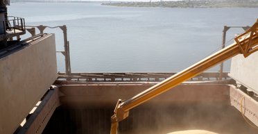 Британські літаки захищають кораблі з українським зерном від нападу з боку РФ, — ЗМІ