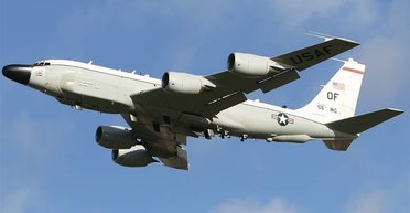 Шпионил за РФ: американский самолет RC-135 заметили у берегов Мурманской области (фото)