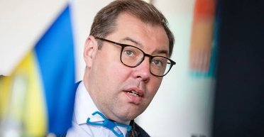 Посла Украины в Германии обвинили в запугивании: подробности