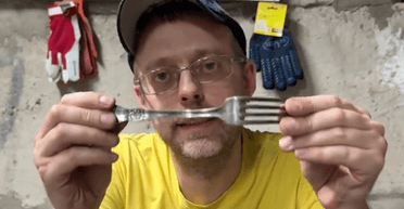 Украинец показал, какие ложки и вилки времен СССР можно продать за 1000 грн (фото)