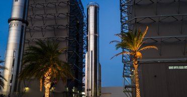 Компанія Ілона Маска показала ракету для польотів на Марс: її готують до запуску (фото)