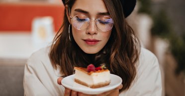 Как чрезмерное потребление сахара влияет на кожу: 5 побочных эффектов