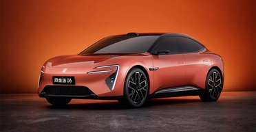 С автопилотом и без заднего стекла: дебютировал недорогой конкурент Tesla от Huawei (видео)